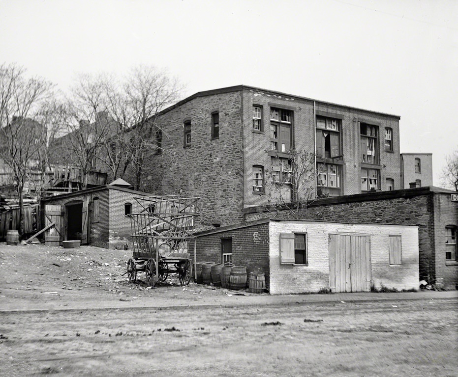 Old warehouse, Water Street S.W., Washington, D.C., circa 1900.