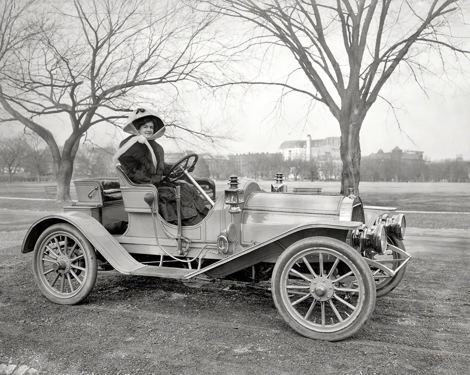 Maycliffe, R., Miss. Washington, D.C., circa 1908.