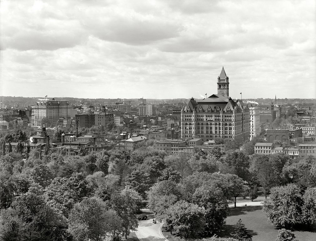 North from the Smithsonian Institution. Washington, D.C., circa 1904.