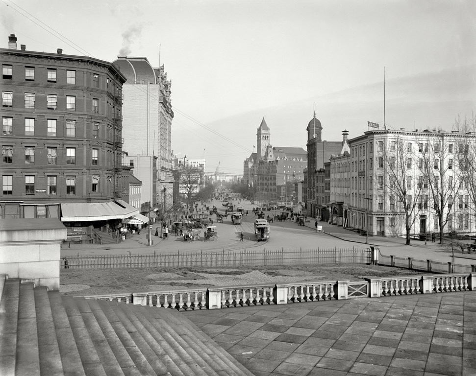 Pennsylvania Avenue, Washington, 1902.