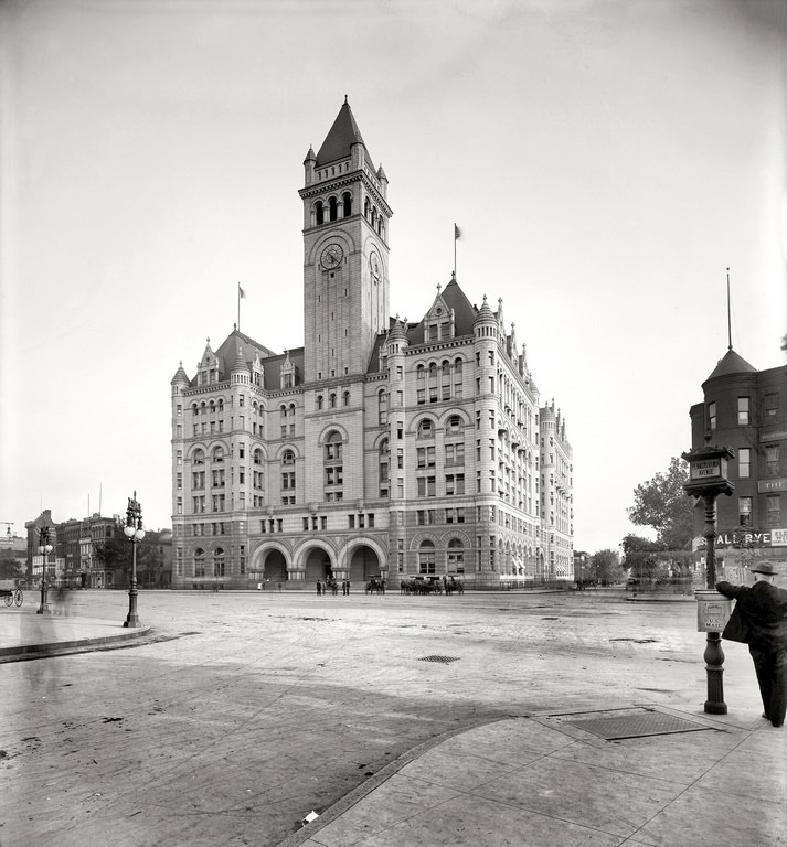 The Old Post Office on Pennsylvania Avenue. Washington, D.C., circa 1905.