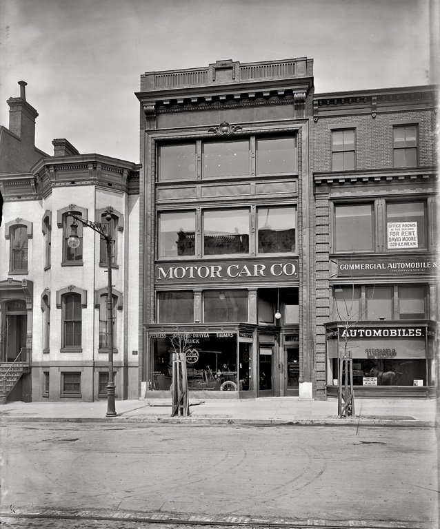 A.L. McCormick garage, New York Avenue. Washington, D.C., circa 1907.