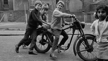 Shocking Photos Of Slums Families Of Newcastle upon Tyne From 1970s That Reveal The Other Side of Swinging 70s