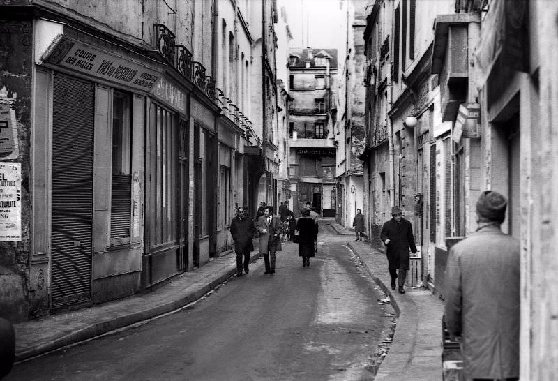 Street scene, 4th arrondissement, Paris, 1971