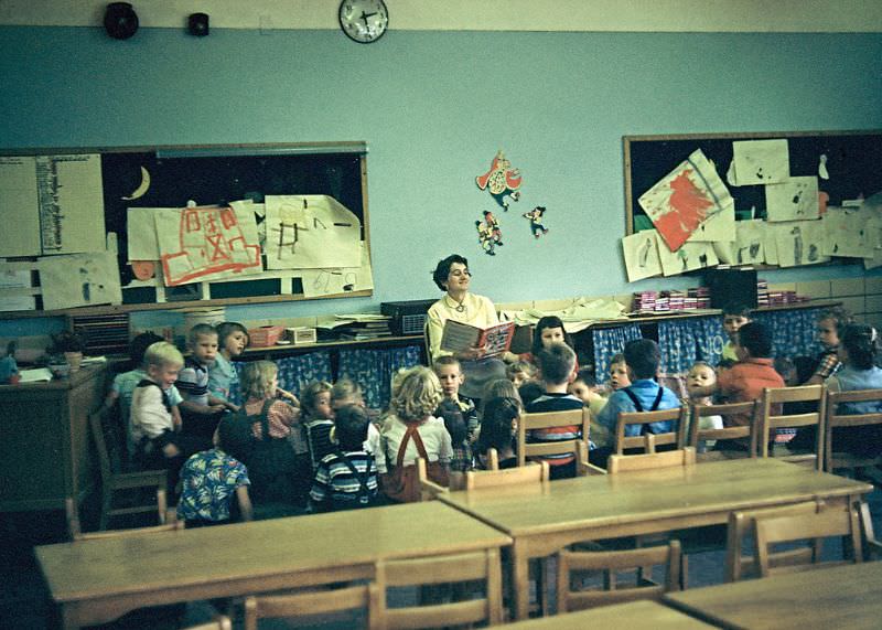 Kindergarten class at Emerson school, Ohio. December 1954
