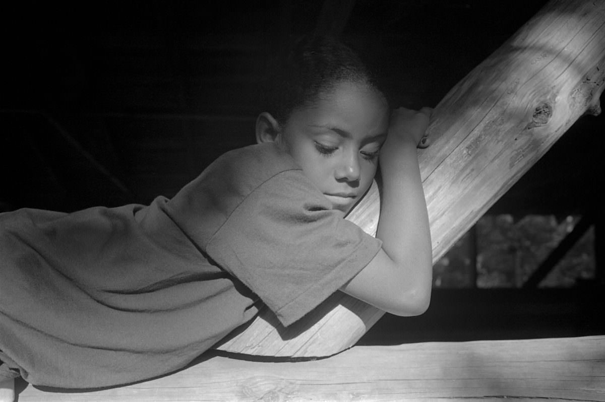 Stunning Photos Of American Children Enjoying Their Holidays In Summer Camps From between 1986 and 1997