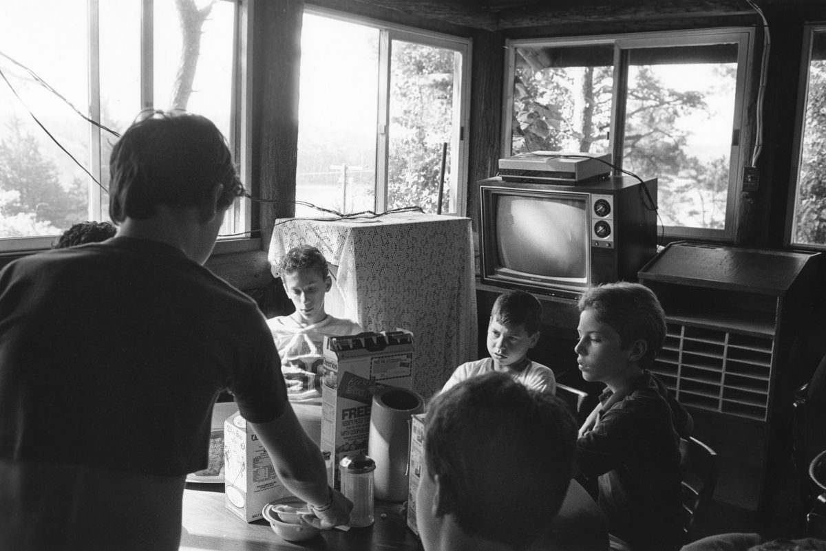 Stunning Photos Of American Children Enjoying Their Holidays In Summer Camps From between 1986 and 1997