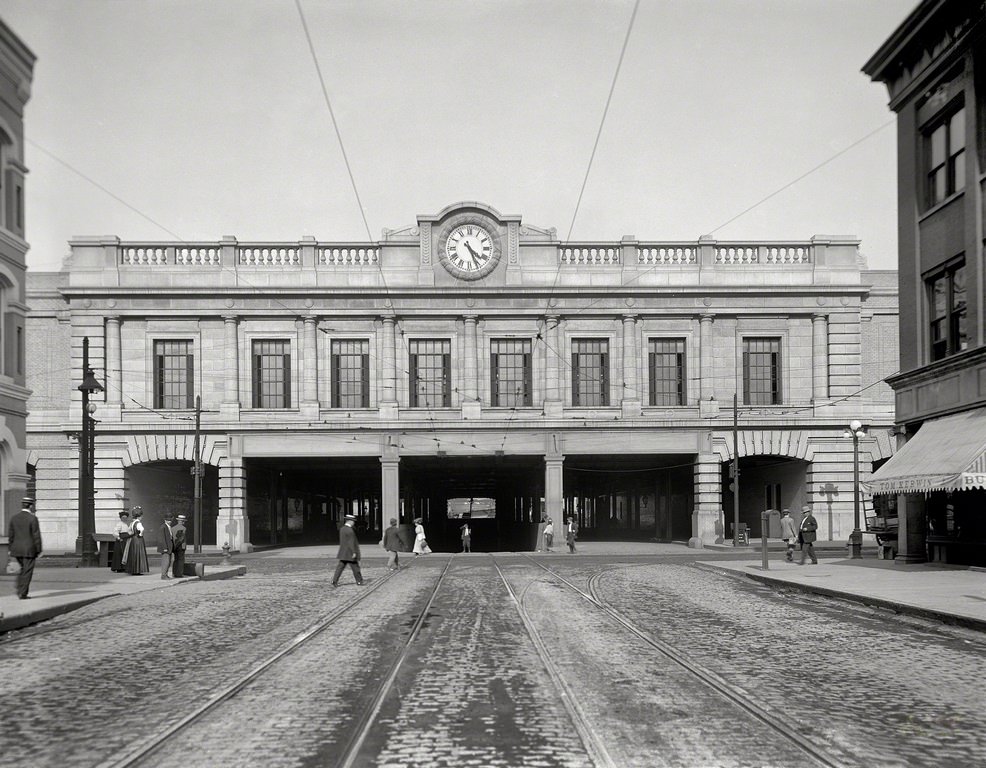 Washington Boulevard, Chicago, 1911.