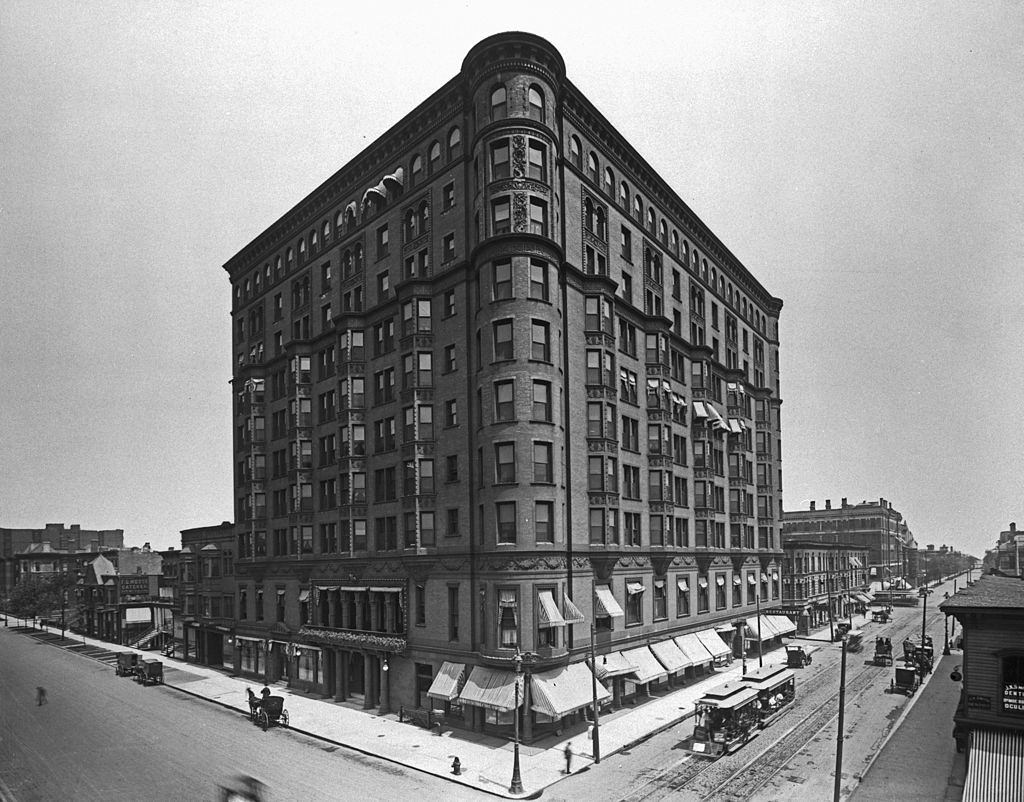 Lexington Hotel, located at the corner of Michigan Avenue and 22nd Street in Chicago, 1910s.