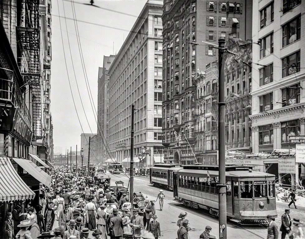 State Street, Chicago. 1912.