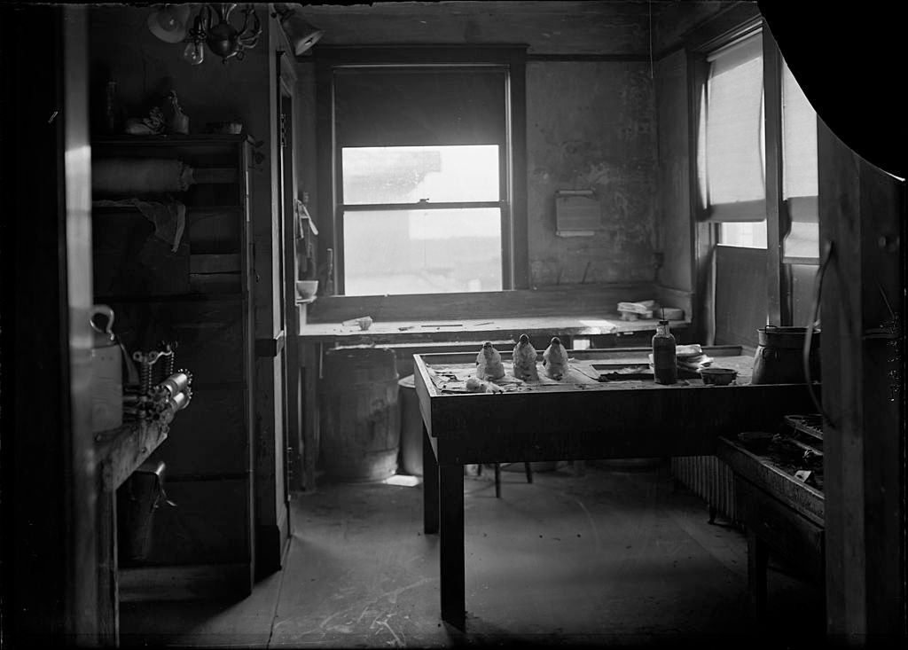 Casting desk at Modelling Shop. Chicago, 1913.