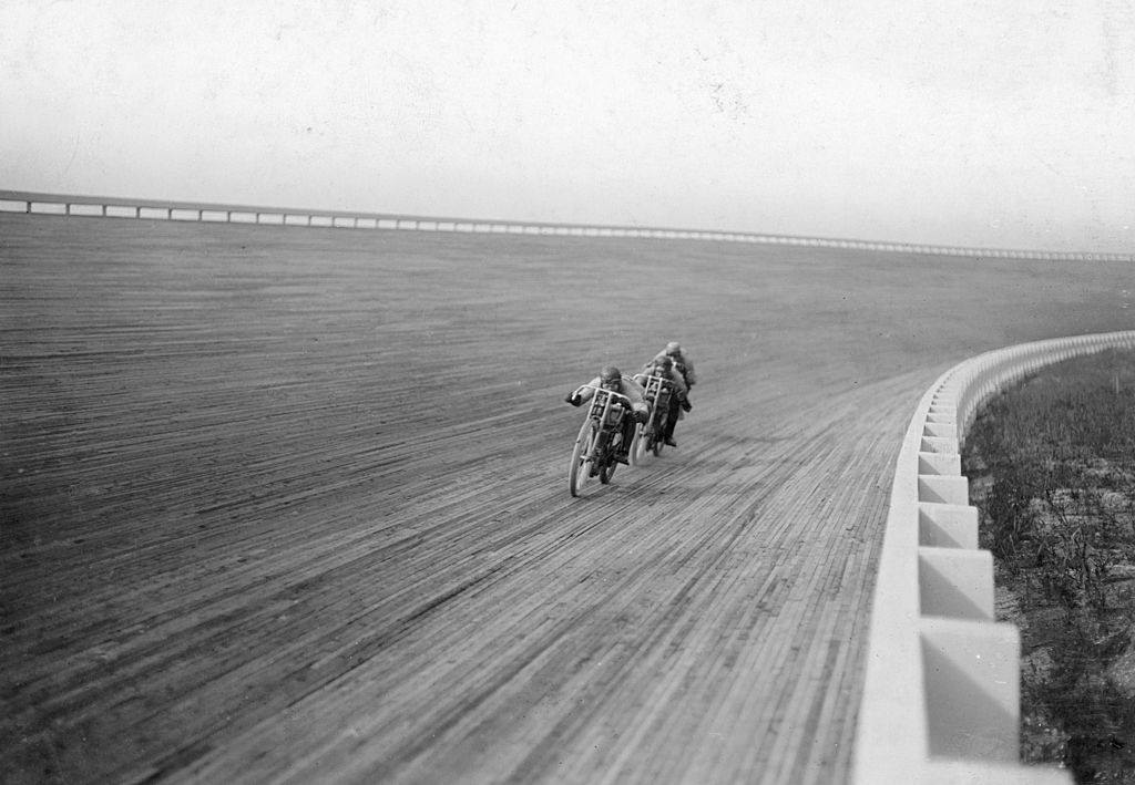 Motorbikes racing at Speedway Park, Maywood, Chicago, 1915.