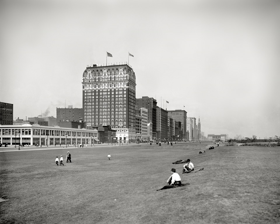 Grant Park and Blackstone Hotel on Michigan Avenue. Chicago circa 1910.