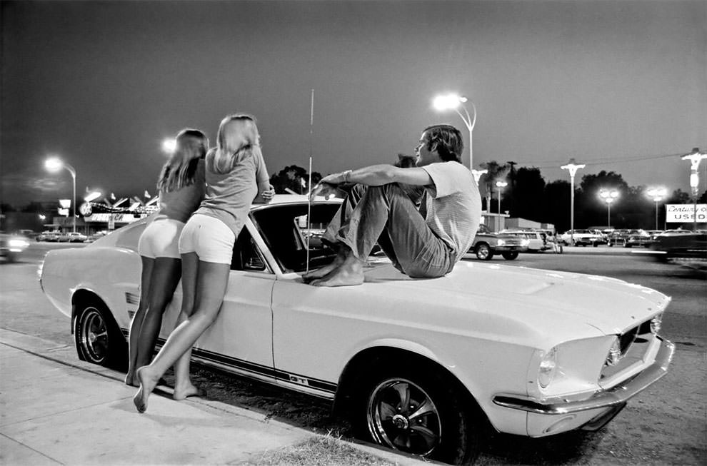 Stunning Vintage Photos Of Cruising Van Nuys Boulevard In The Summer Of 1972