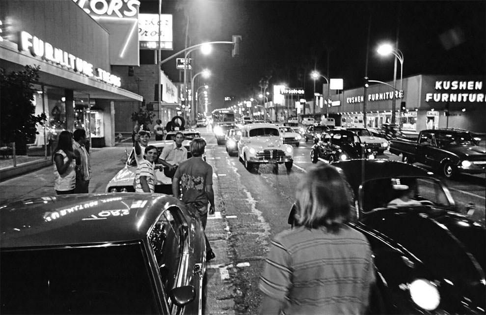 Stunning Vintage Photos Of Cruising Van Nuys Boulevard In The Summer Of 1972