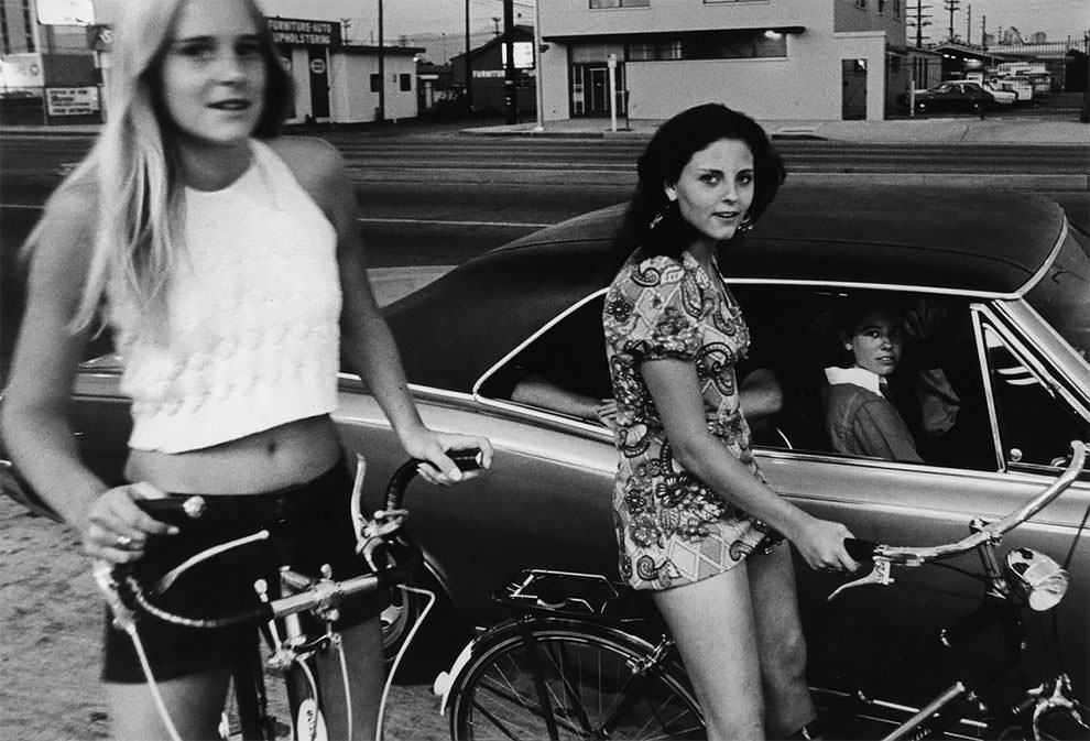 Stunning Vintage Photos Of Cruising Van Nuys Boulevard In The Summer Of 1972