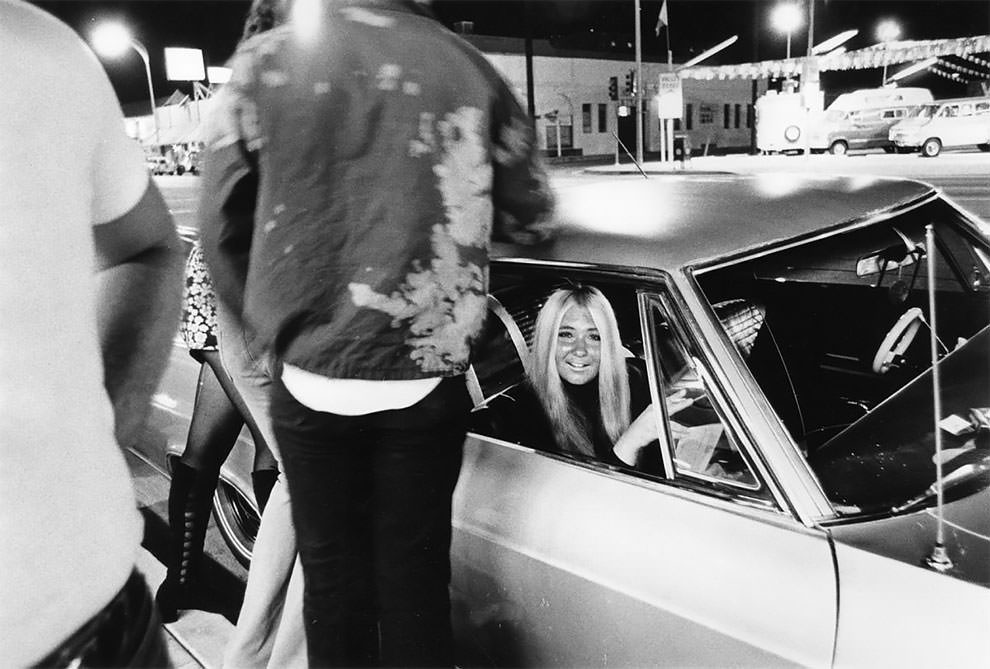 Stunning Vintage Photos Of Cruising Van Nuys Boulevard In The Summer Of 1972