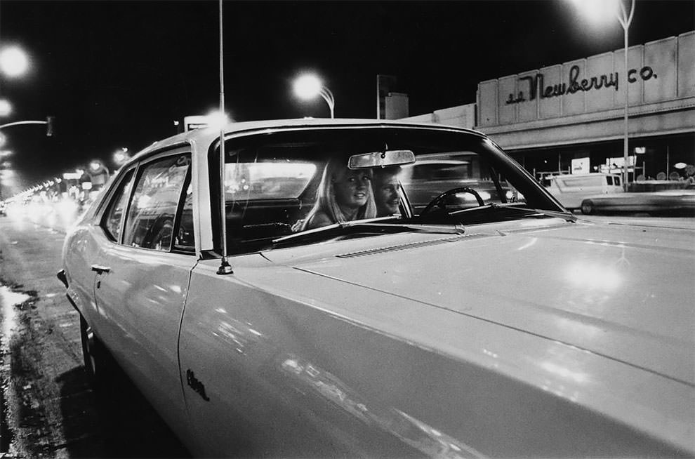 Stunning Vintage Photos Of Cruising Van Nuys Boulevard In The Summer Of 1972