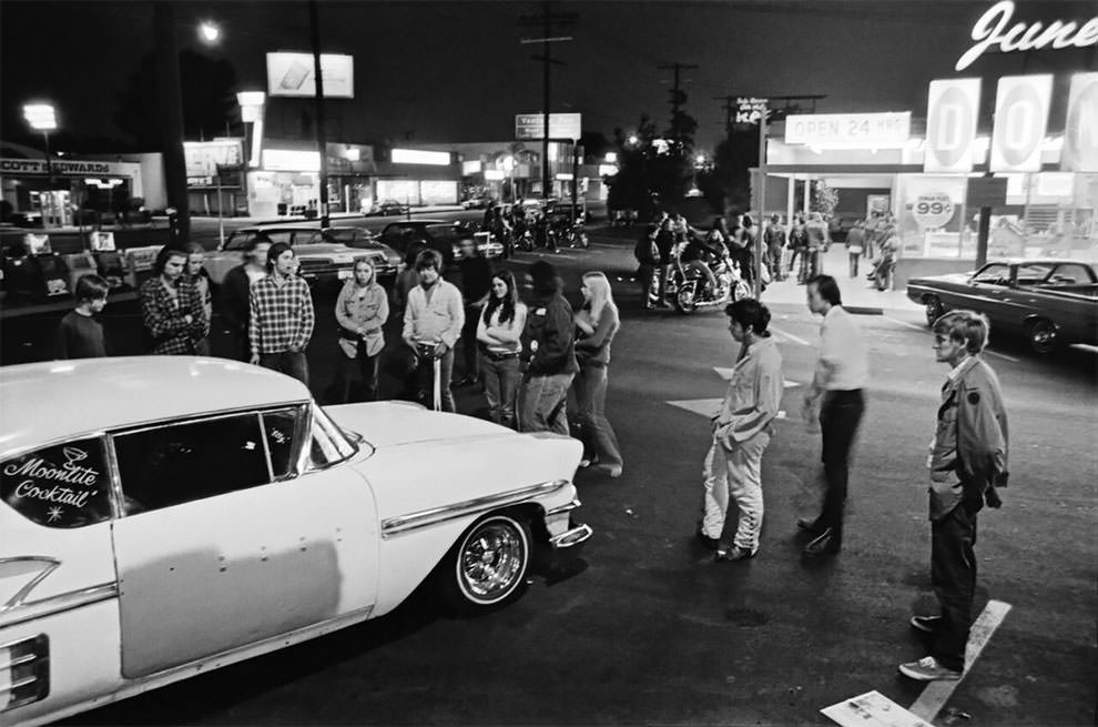 Stunning Vintage Photos Of Cruising Van Nuys Boulevard In The Summer Of 1972