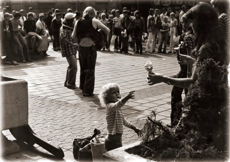 Busking in Oslo, Kim and Alf, 1979