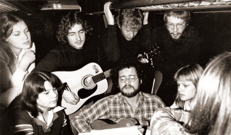 Music in the bus, 1979