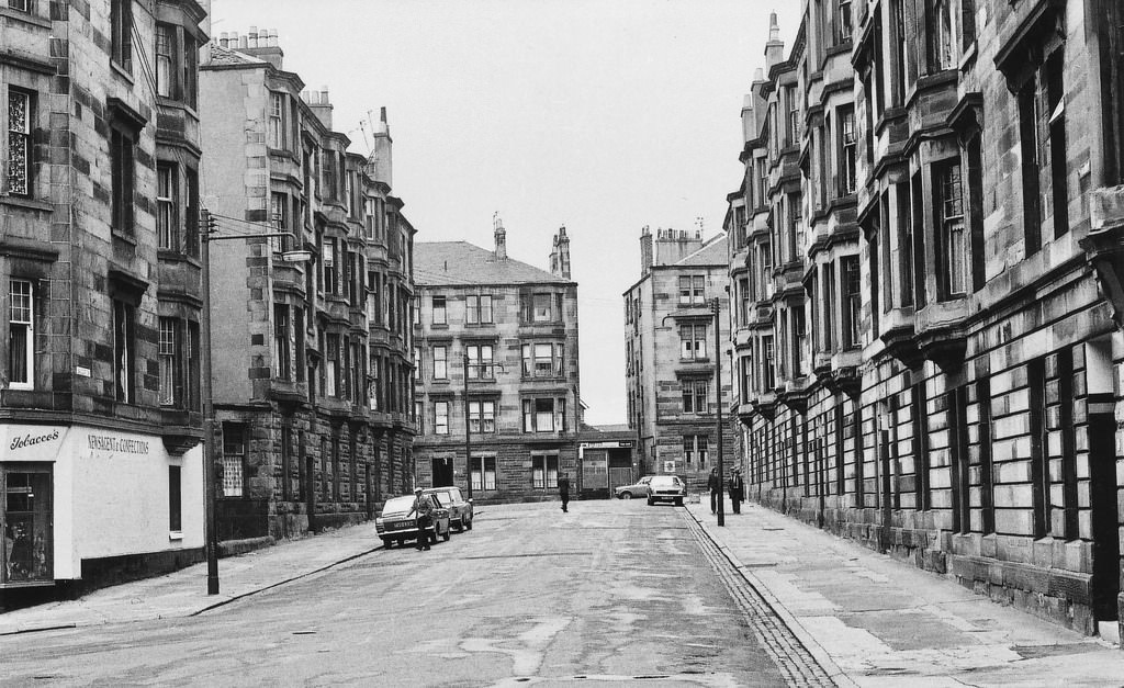 From Roebank Street looking up Harcourt Drive towards Coventry Dive.