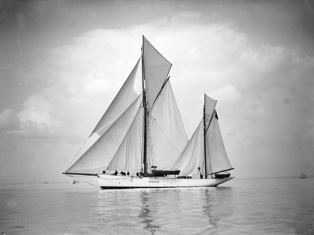 The 134 ton ketch 'Lavengro' under sail, 1911. 'Lavengro' was designed by Herbert Stow and built by Stow & Sons, Shoreham in 1902.