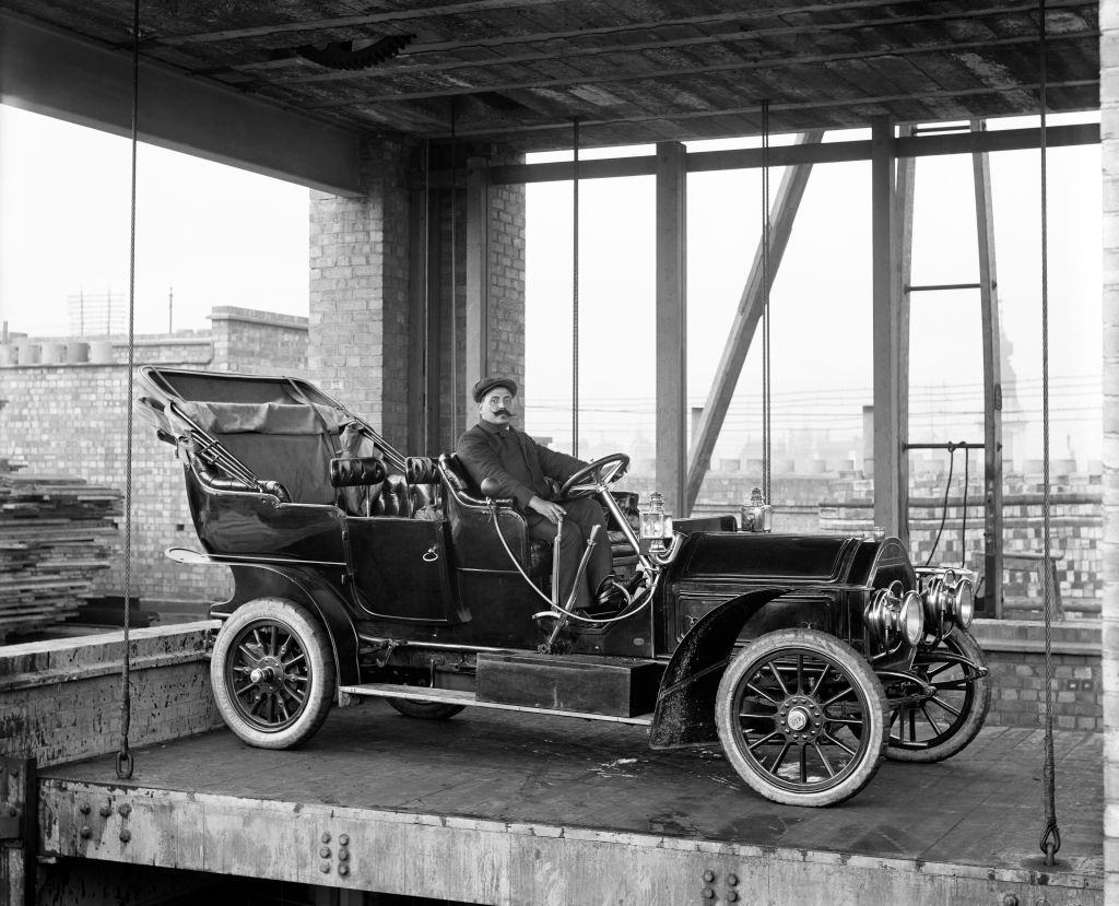 Car lift at Mitchell Motors Company, 114 Wardour Street, Westminster, London, 1907.