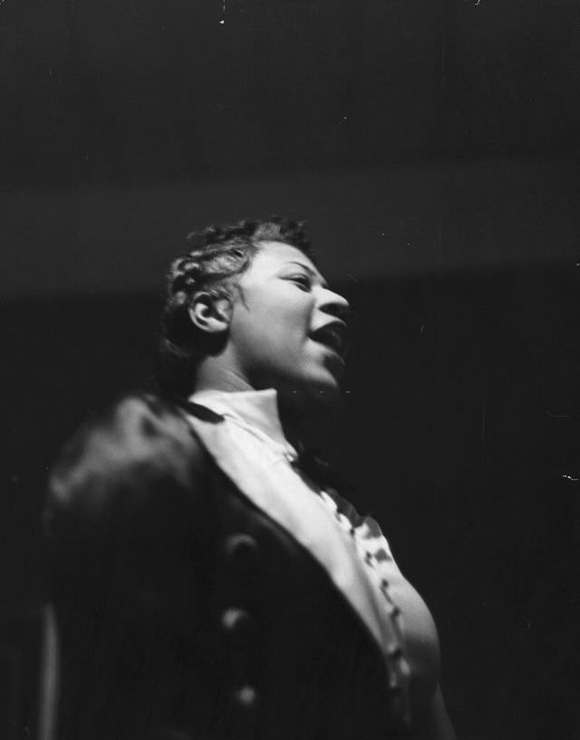 Ella Fitzgerald singing at a night club, 1940s.