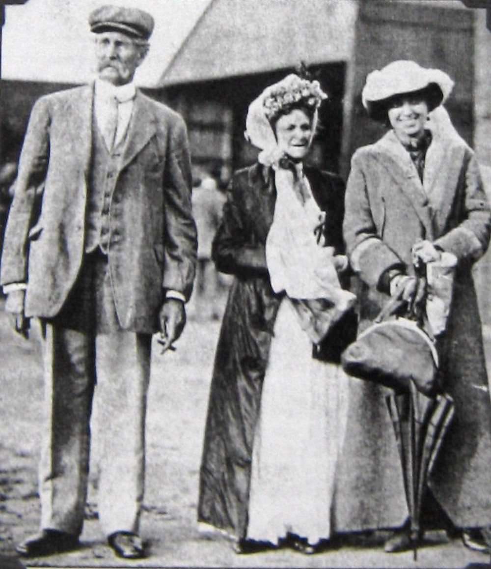 Harriet Quimby with her parents, September 1911. (Courtesy of Giacinta Bradley Koontz)