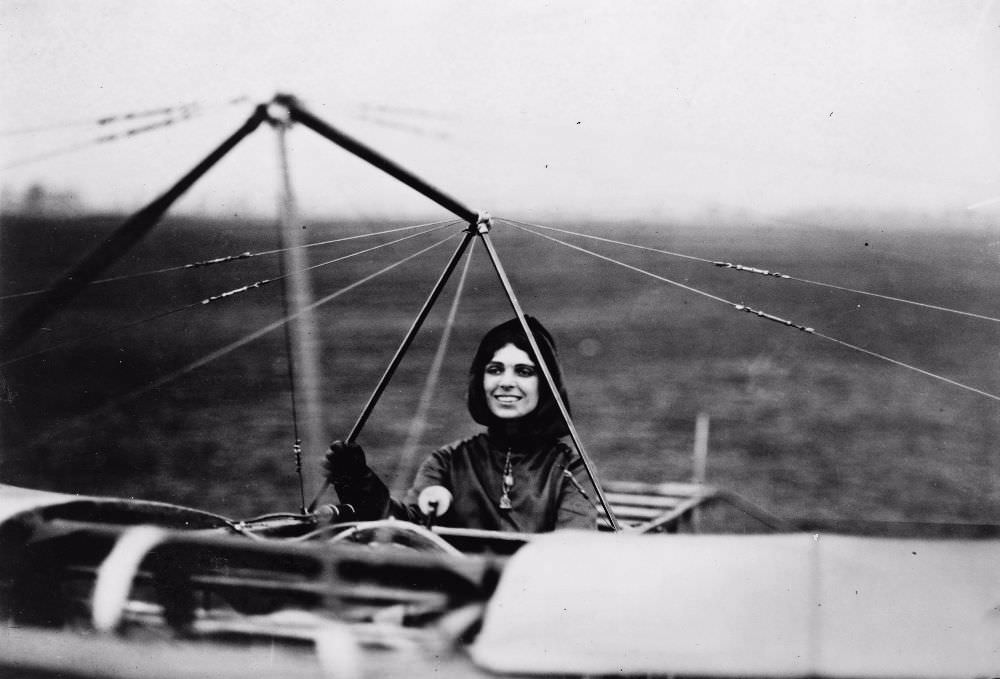 Harriet Quimby és Blériot XI.  (Kongresszusi Könyvtár)