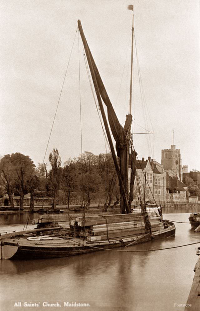 Sailing barge on the Medway at Maidstone