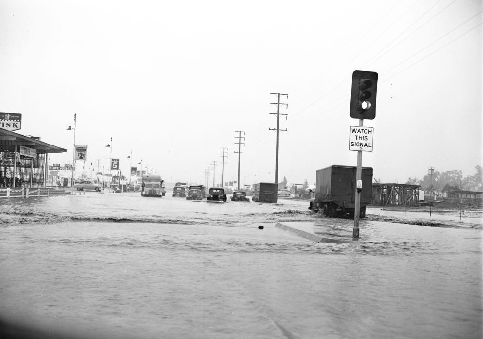 Sunland Boulevard, Los Angeles. November 1952.