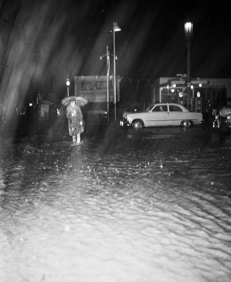 An unidentified woman at intersection of Van Nuys and Ventura Blvd. 15 January 1952.