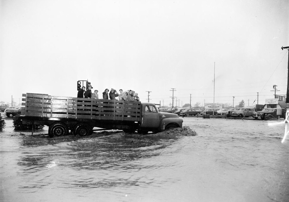 Slauson Avenue and Sepulveda Boulevard flooded. 1952