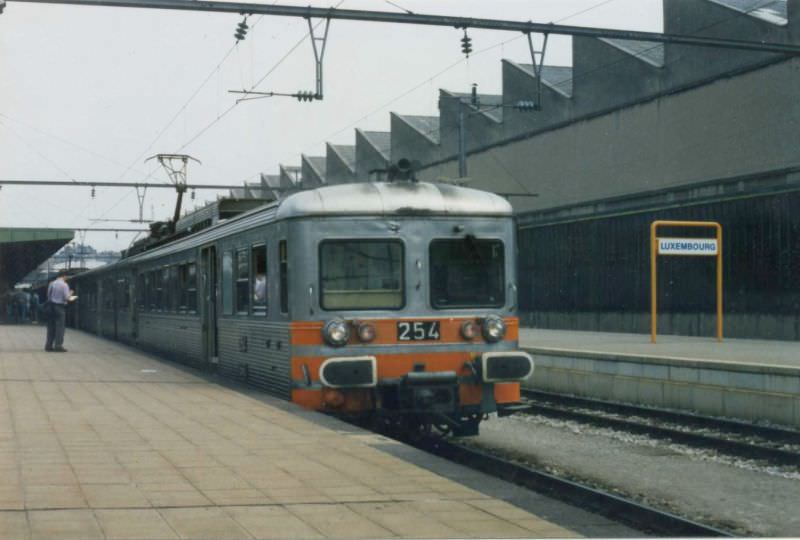 CFL Electric multiple unit 254, Luxembourg Gare. May 1995