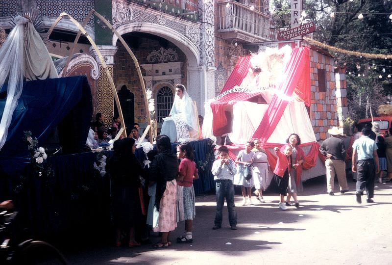Christmas parade, Puebla. December 1958