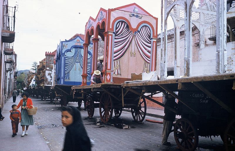 Christmas floats, Queretaro. December 1958