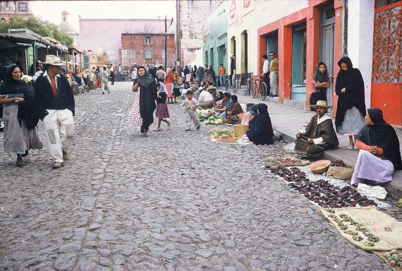 Market scene, December Queretaro. 1958