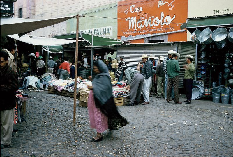 Stands and vendors at market, Queretaro. December 1958