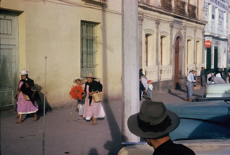 Street scenes, Toluca. December 1958