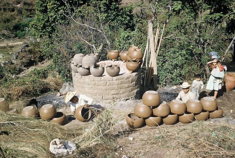 Pots and kiln in Mexico, 1958