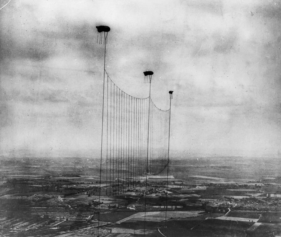 A balloon apron is suspended to defend London from air attacks, 1915.