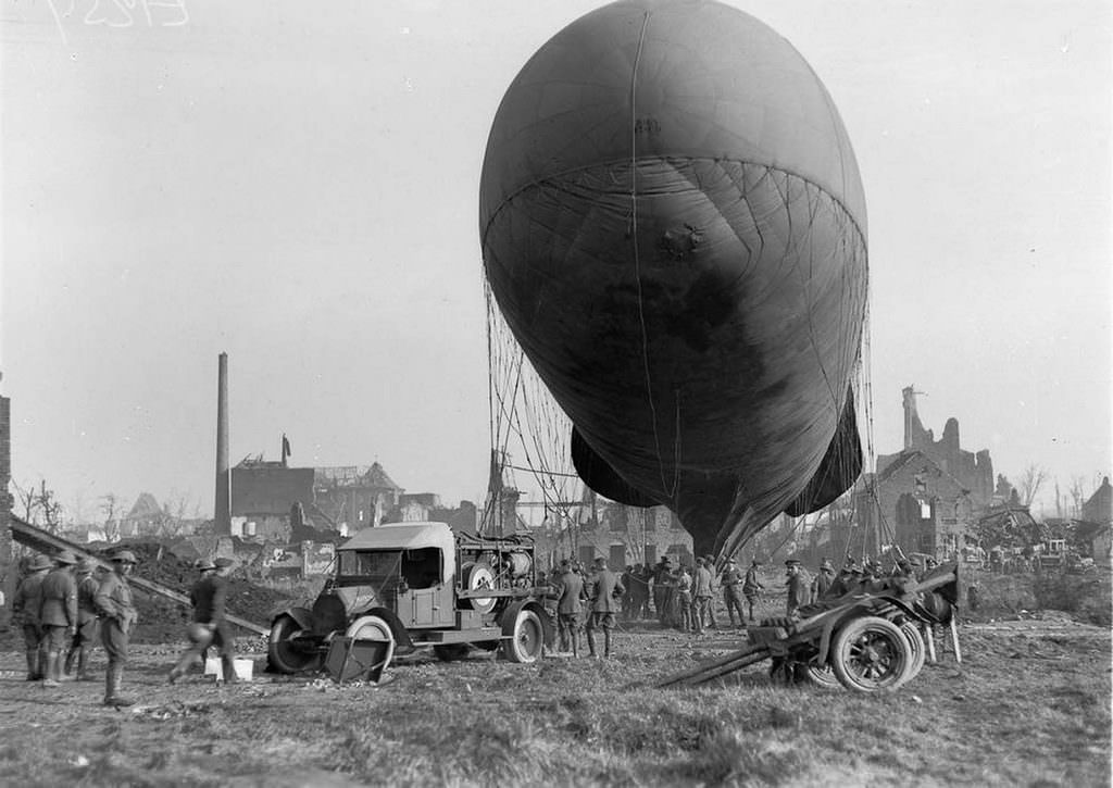 An observation balloon is prepared for ascent in Ypres, Belgium, 1917.