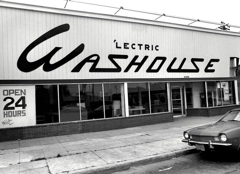 Lectric Washouse24-Hour laundromat, local institutionTelegraph and 59th Street, Oakland, 1987