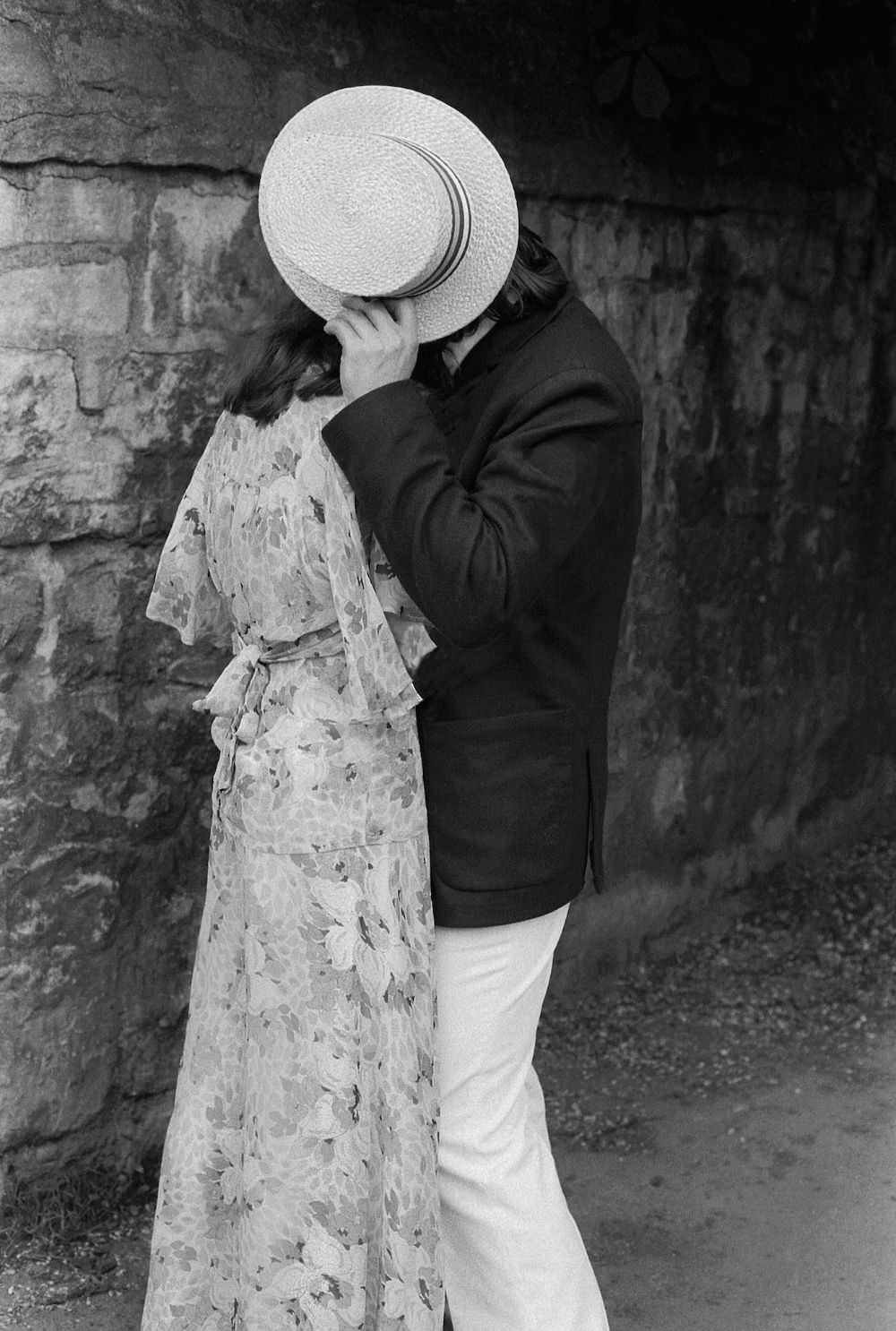 Fabulous Photos Capturing Daily Life of Oxford University Students in the 1970s