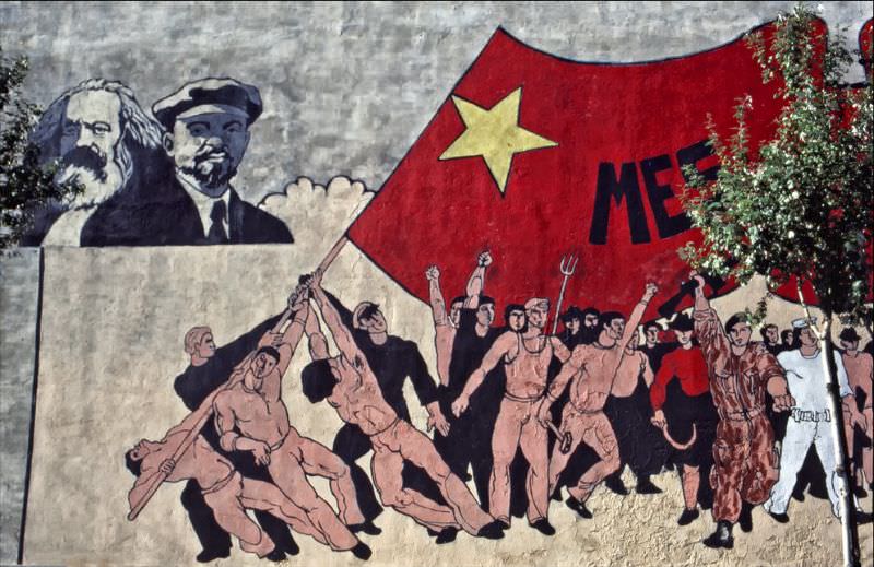 Murals of the Revolução dos Cravos, Lisbon, 1972