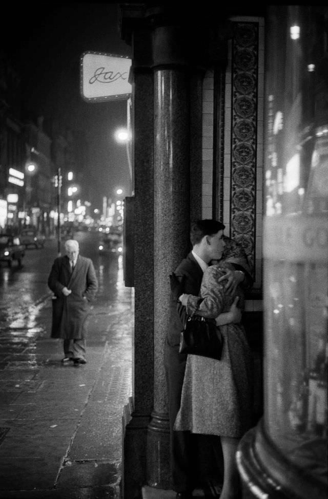 London, 1960.