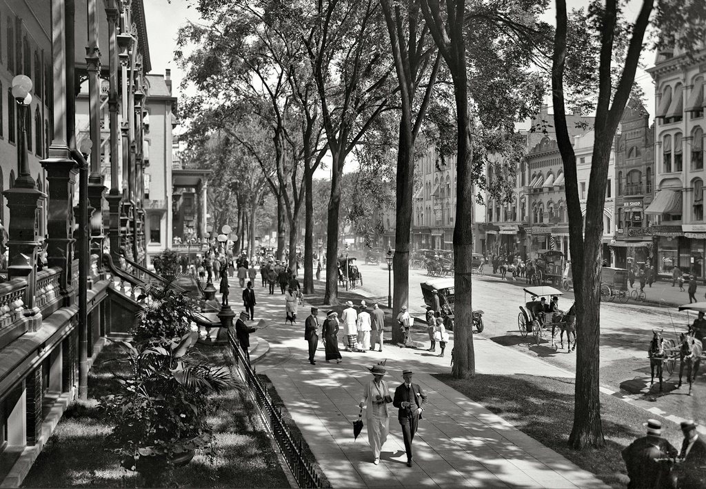 Broadway at the United States Hotel.Saratoga Springs, New York, circa 1915.