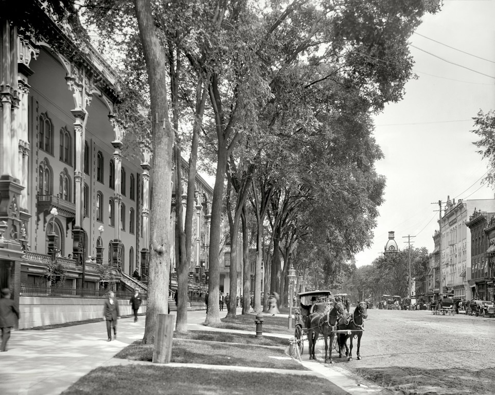 United States Hotel and Broadway. Saratoga Springs, New York, circa 1908.